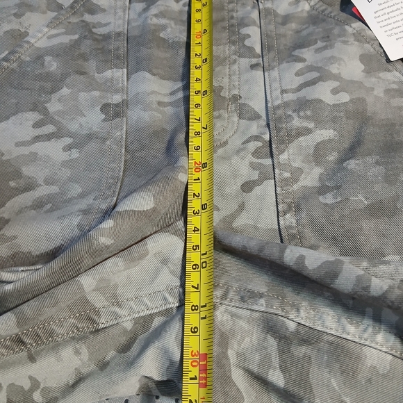 SPANX Stone Wash Camo PrintPull On Jean-ish Leggings Pants Ankle Size Small - Picture 5 of 16